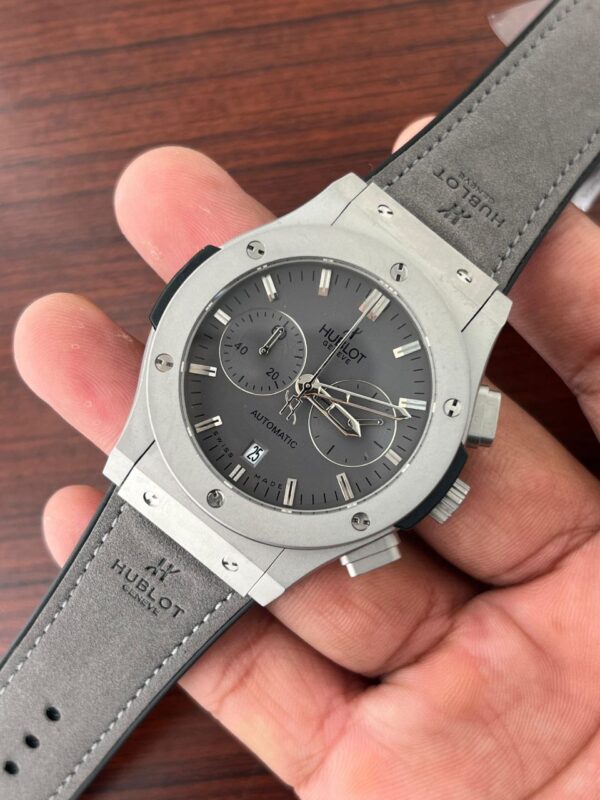First Copy Watches Market In Mumbai