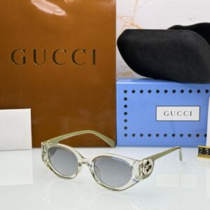 GUCCI Premium Quality Sunglasses 555