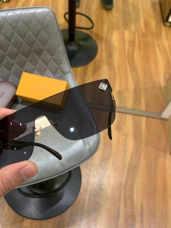 LOUIS VUITTON Premium Quality Sunglasses 429 - Image 3