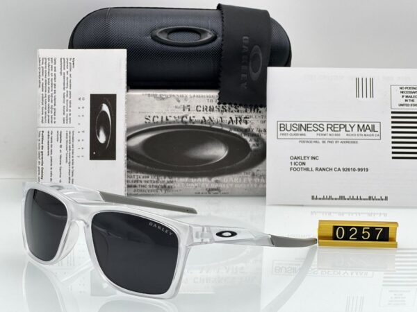 OAKLEY POLORIZED Premium Quality Sunglasses 523